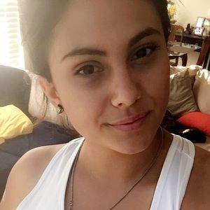 Meet your Posher, Olivia